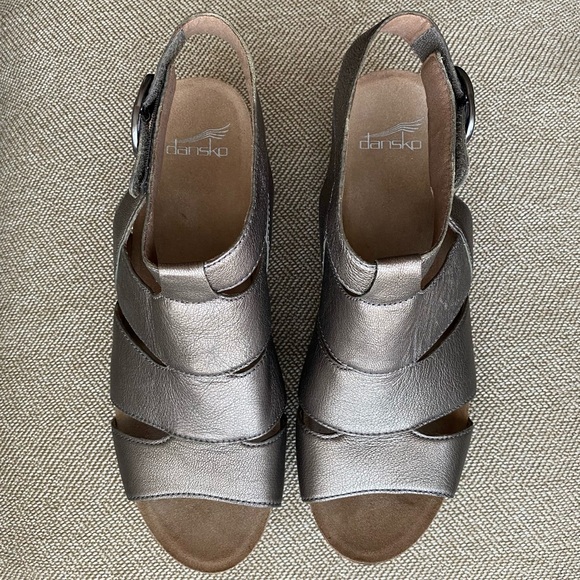 Dansko Metallic Leather Platform Wedge Sandal. 2 Inch Heel. Size 41, 10.5-11 US. - Picture 5 of 13